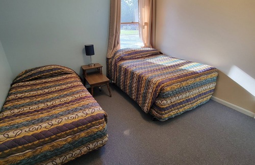 Oscoda Resort | #12 Thomas' Parkside Cottages, 2 BR Lake Huron Suite, downtown location