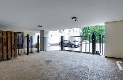 Reigate Apartment | 12 Trinity House - 1 bedroom apartment
