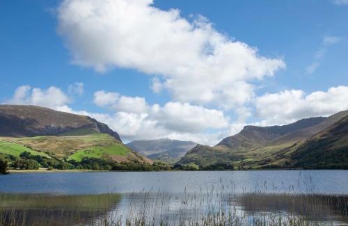 Caernarfon House | 12 Victoria Terrace