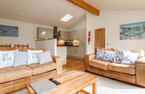 Looe House | 12 Water's Edge