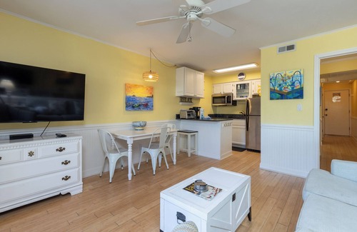 North Forest Beach Villa | 120 Breakers: Oceanside Villa, 1 Bedroom, 1 Bathroom