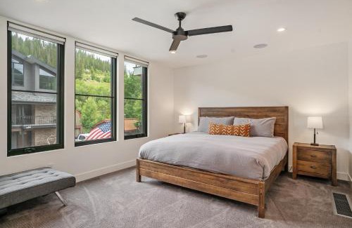 Old Town House | 120 Cedar Drive, Slopeside 4BR Townhome with Mountain Views & Hot Tub