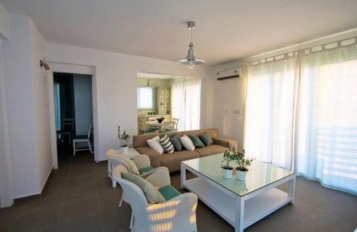 Chlorakas House | 120 m² House ∙ 3 bedrooms ∙ 7 guests