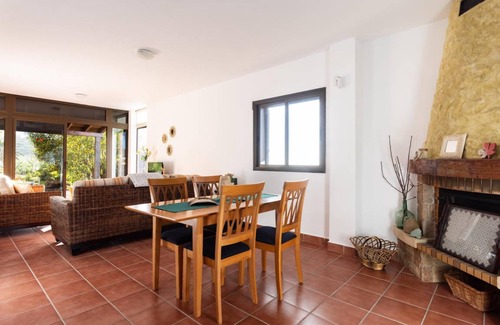 Sauzal House | 120 m² House ∙ 4 bedrooms ∙ 7 guests