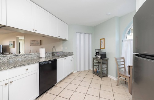Charleston County Condo | 120 Seascape Villas - Newly Renovated
