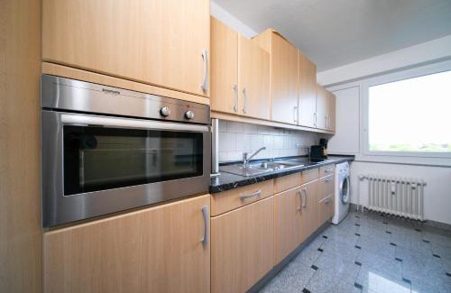 Dreikonigenviertel Apartment | 120 SQM Apartment - 2 Bedrooms - Balcony - Kitchen