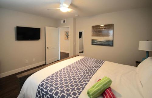 South Oceanside Apartment | 1202 South Pacific