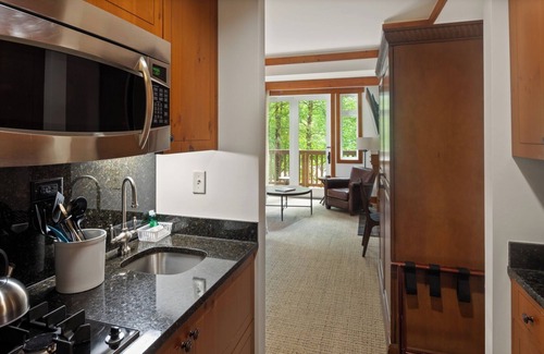 Stowe Area Cabin | 1206 Studio Inside Lodge At Spruce Peak 2nd Floor Spruce Peak & Village Views