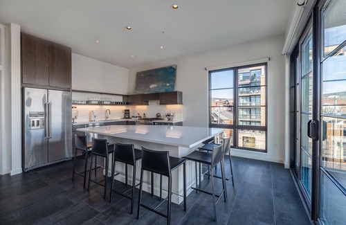 Midtown Hotel | 121 Hotel Buyout by AvantStay | Buyout w/Living Areas & Meeting Room! Sleeps 58