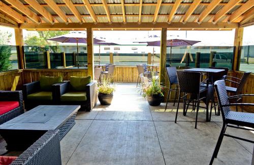 Assiniboia Hotel | 121 Steakhouse & Motel