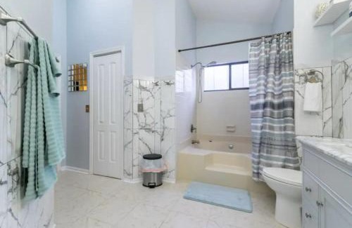 Arlington House | 12113 Roundham Ln