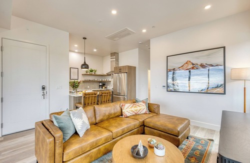 Bend House | 1216 Aerie #300 | Private Hot Tub w/View | Premier Downtown Location