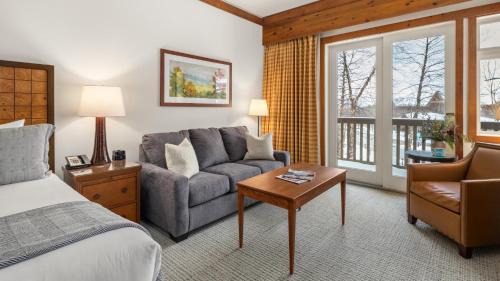 Stowe Area Resort | 1216 The Lodge At Spruce Peak Ski in Ski Out Studio Spruce Peak Village Views 2nd floor By Stowe Mountain Rentals