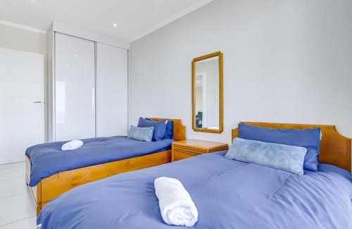 Umdloti Apartment | 122 Camarque-Lavish lookout Penthouse