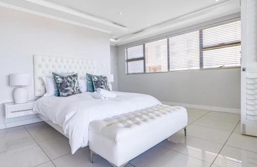 Umdloti Apartment | 122 Camarque-Lavish lookout Penthouse