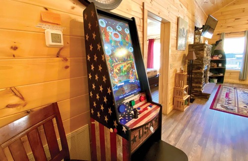 Sevierville Cabin | 122 m² Cabin ∙ 2 bedrooms ∙ 8 guests