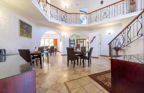 Kloof House | 122 on Krantzview previously BizAfrika Guest Lodge