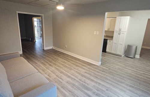 Clodine House | 12371 Sharpview Dr