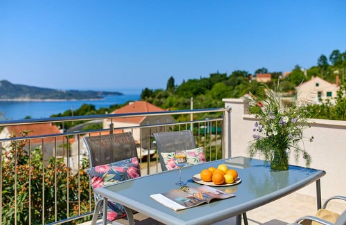 Trsteno Apartment | 125 m² Apartment ∙ 4 bedrooms ∙ 10 guests