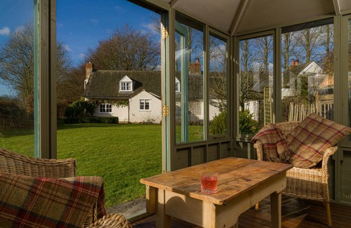 Newmarket Cottage | 125 m² Cabin ∙ 2 bedrooms ∙ 4 guests