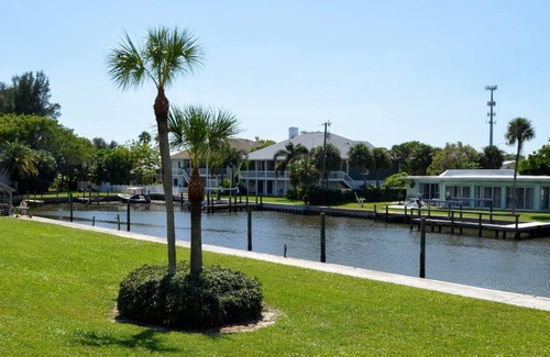 Holmes Beach Condo | 125 m² Condo ∙ 2 bedrooms ∙ 4 guests