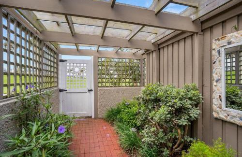 Saint Helena Island House | 125 Ocean Point