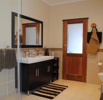 Bedfordview House | 125 on Van Buuren Road Guest House