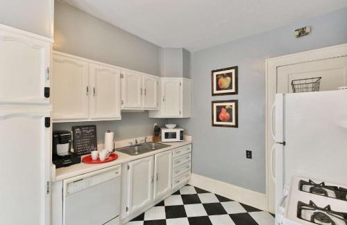 Morningside-Lenox Park House | 1266 Monroe Drive 1