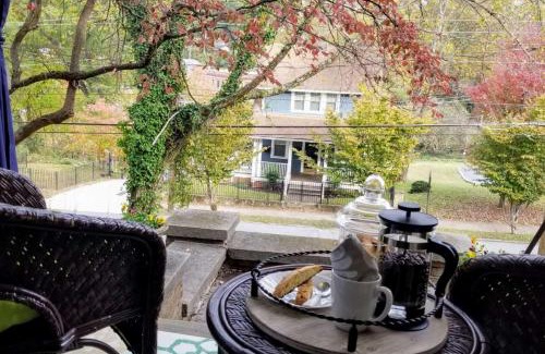 Morningside-Lenox Park House | 1266 Monroe Drive 1