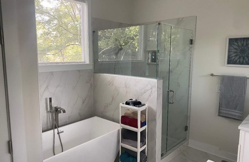 East Point House | 1268-Modern, Private Room with shared common areas