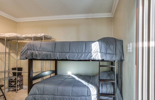Airport Township Apartment | 129 m² Apartment ∙ 3 bedrooms ∙ 8 guests