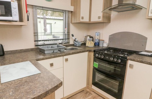 South Lakeland Leisure Village Cottage | 12A BORWICK LAKES, family friendly in South Lakeland Leisure Village