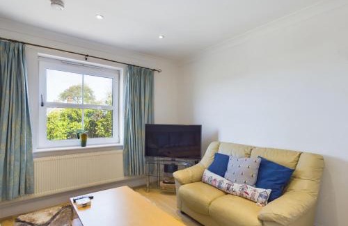 Bembridge House | 12A Solent Landing direct beach access