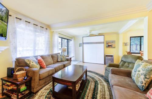 Avalon House | 12CT 12 Canyon Terrace
