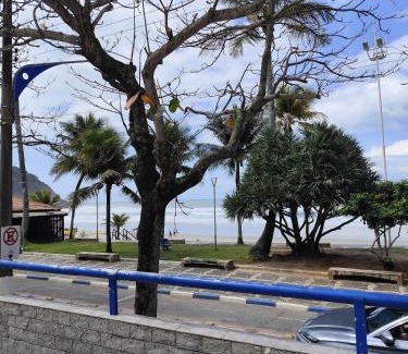 Tombo House | 12F- Pe na Areia do Tombo-2 Quartos, Ar Cond, 2w, 1 vaga e Roupas de Cama