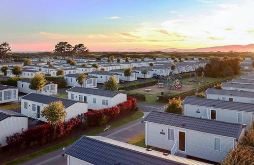 Wigton House | 12ft-wide caravan with one double and one twin.