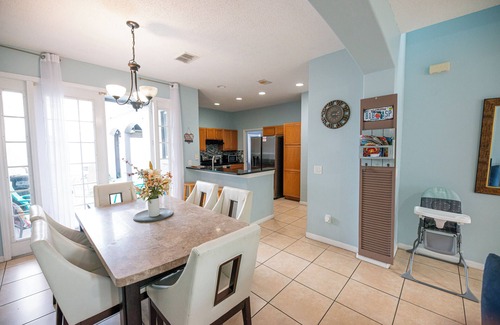 Meadow Woods House | 12min from airport/20min from Parks