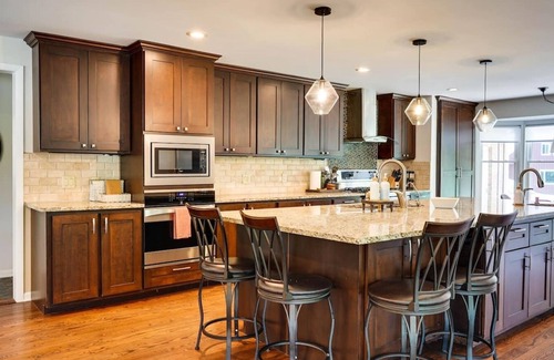Ravenna House | 12p Hot tub, Rock Climb Wall, Pickleball, B-ball