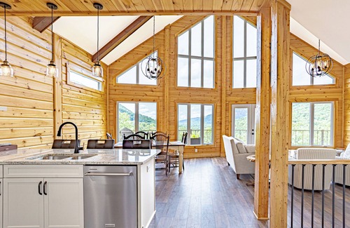 Lake Lure House | 12pm check-in/out. NEW Modern Mountain Log House in Lake Lure on 30 acres