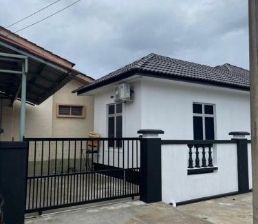 Wakaf Che Yeh House | 13 Avenue Homestay