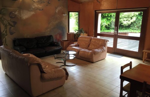 Camoel House | 13-bed house with quiet garden