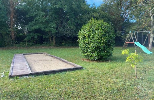 Camoel House | 13-bed house with quiet garden
