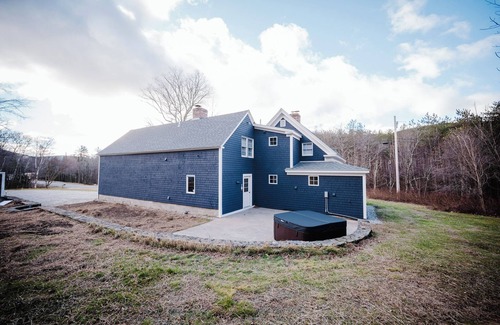 Sunday River Area House | 13 Beds, 17 Guests -Hot tub- 15 mins to Sunday River!