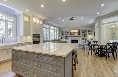 Oceanside House | 13 Duck Hawk -Relax on the Front porch w/rockers and a private pool!