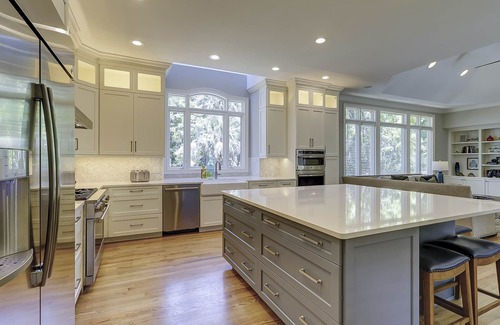 Oceanside House | 13 Duck Hawk -Relax on the Front porch w/rockers and a private pool!