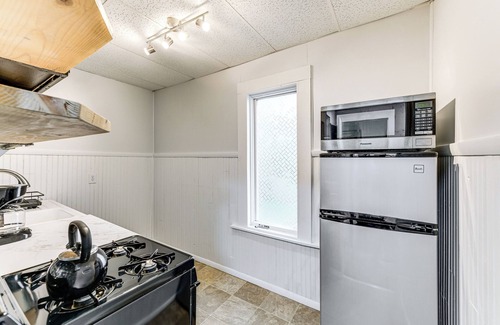 Depew Apartment | 13 Mi to Buffalo: Cozy Apartment in Depew!