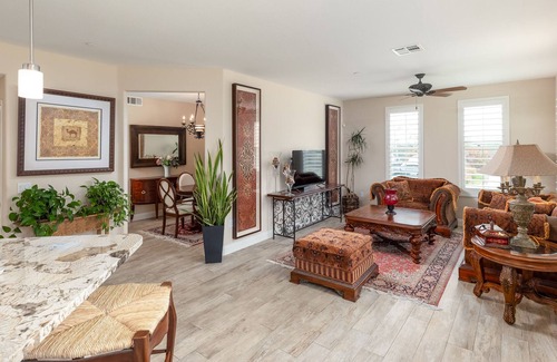 Bay Ho House | 13 minutes to the beach!