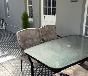 Port Elizabeth Central House | 13 on Newington