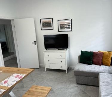 Radkow Apartment | 13 Posterunek