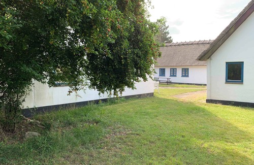 Hoeve Strand House | 13-room holiday home, 500 m to the beach